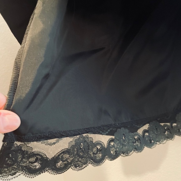 NWT TRINA TURK Black Silk Crepe Pleated Full Skirt - Picture 5 of 6